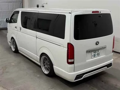 Toyota HiAce Van