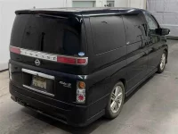 Nissan ELGRAND лот № 85218 оценка 3.5  с аукциона в Японии 4