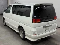 Nissan ELGRAND лот № 90212 оценка 3.5  с аукциона в Японии 1