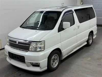 Nissan ELGRAND  с аукциона в Японии