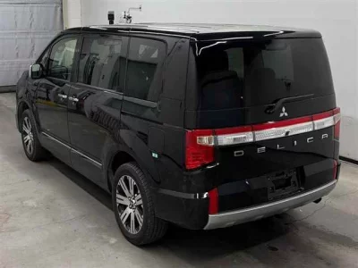 Mitsubishi Delica D:5