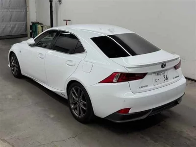 Lexus IS