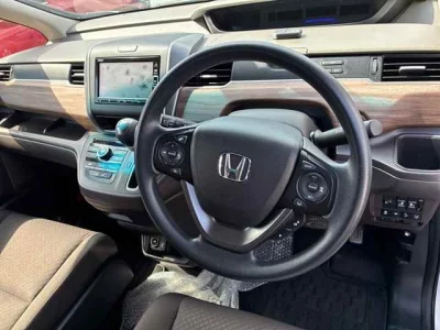 Honda FREED  с аукциона в Японии