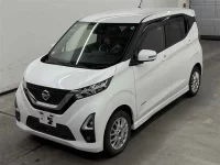 Nissan DAYZ лот № 447 оценка 4  с аукциона в Японии 3