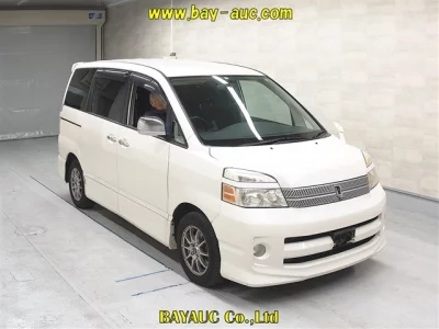 Toyota VOXY  с аукциона в Японии