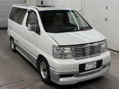 Nissan ELGRAND  с аукциона в Японии
