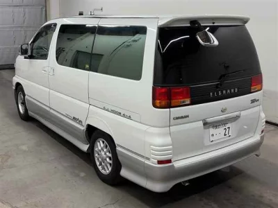 Nissan ELGRAND  с аукциона в Японии