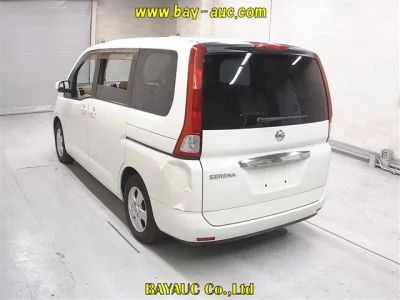 Nissan SERENA  с аукциона в Японии