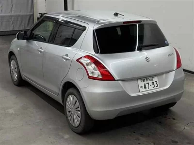 Suzuki SWIFT  с аукциона в Японии