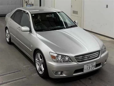 Toyota ALTEZZA  с аукциона в Японии