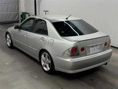 Toyota ALTEZZA  с аукциона в Японии