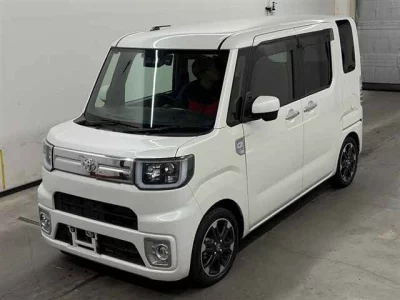 Toyota Pixis Mega