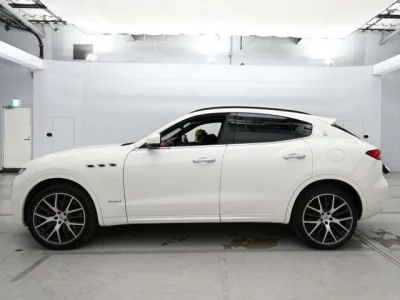 Maserati LEVANTE  с аукциона в Японии