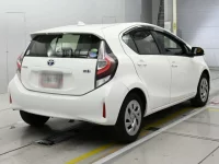 Toyota AQUA лот № 30058 оценка R  с аукциона в Японии 1