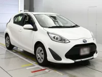 Toyota AQUA лот № 30058 оценка R  с аукциона в Японии 4