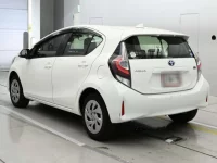 Toyota AQUA лот № 30058 оценка R  с аукциона в Японии 5