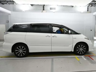 Toyota ESTIMA HYBRID