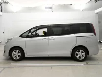 Toyota NOAH лот № 30009 оценка R  с аукциона в Японии 3