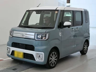Toyota Pixis Mega