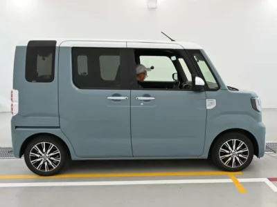Toyota PIXIS MEGA