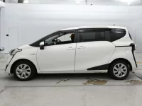 Toyota SIENTA лот № 30035 оценка 4  с аукциона в Японии 3