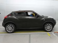 Nissan JUKE лот № 90085 оценка 3.5  с аукциона в Японии 2