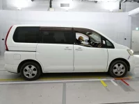 Nissan SERENA лот № 30238 оценка R  с аукциона в Японии 2