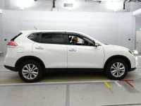 Nissan X-TRAIL лот № 30075 оценка 3.5  с аукциона в Японии 2