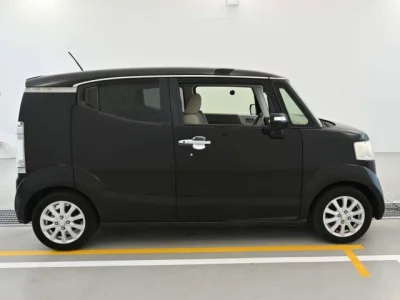 Honda N-Box Slash
