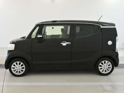 Honda N-Box Slash