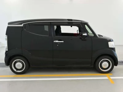 Honda N BOX SLASH