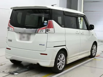 Mitsubishi DELICA D2
