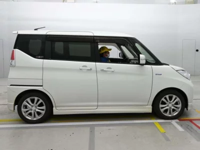 Mitsubishi DELICA D2