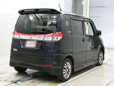 Mitsubishi DELICA D2