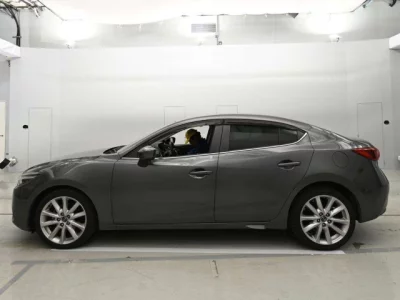 Mazda AXELA  с аукциона в Японии