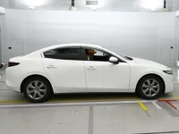 Mazda MAZDA3 лот № 30064 оценка 4  с аукциона в Японии 2