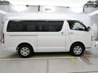 Toyota HIACE VAN лот № 40005 оценка 4  с аукциона в Японии 2