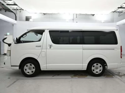 Toyota HIACE VAN  с аукциона в Японии