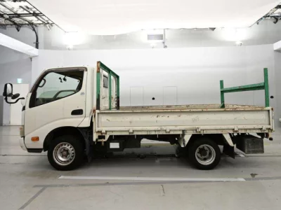 Toyota DYNA  с аукциона в Японии
