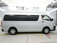 Toyota HIACE VAN лот № 40046 оценка 3.5  с аукциона в Японии 2