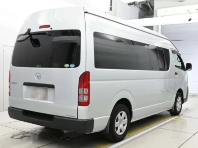 Toyota HIACE VAN  с аукциона в Японии