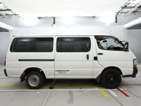 Toyota HIACE VAN лот № 40049 оценка RA  с аукциона в Японии 1