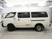 Toyota HIACE VAN лот № 40049 оценка RA  с аукциона в Японии 2