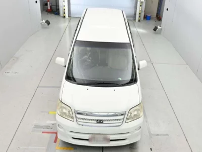 Toyota NOAH  с аукциона в Японии