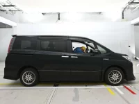 Toyota NOAH лот № 30037 оценка R  с аукциона в Японии 2