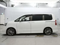 Toyota NOAH лот № 30043 оценка 4  с аукциона в Японии 3