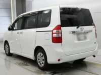 Toyota NOAH лот № 30097 оценка 3.5  с аукциона в Японии 5