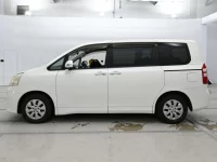 Toyota NOAH лот № 30097 оценка 3.5  с аукциона в Японии 3