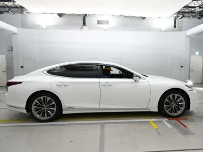 Lexus LS  с аукциона в Японии