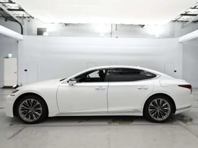 Lexus LS  с аукциона в Японии